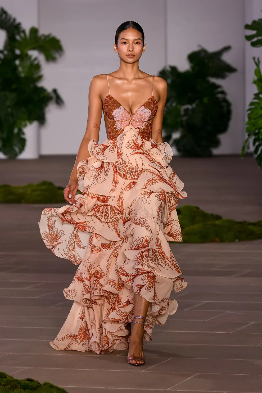 Nahia Vestido con Detalles de Volantes