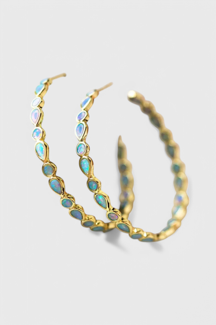 Pendientes Vintage de Ópalo Azul en Oro con Elegancia Soñadora