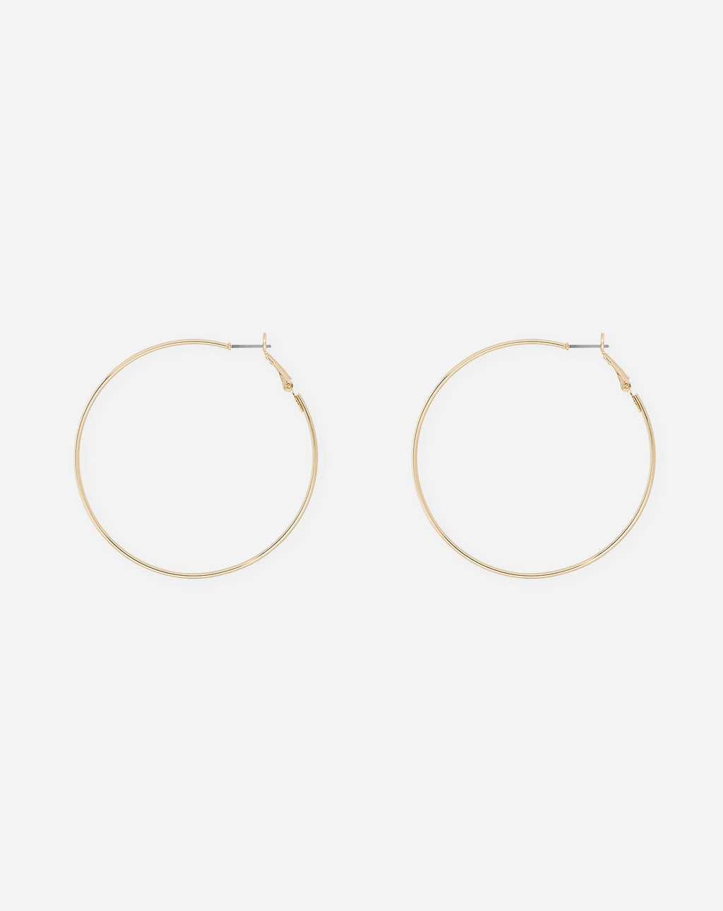 Pendientes grandes y delgados