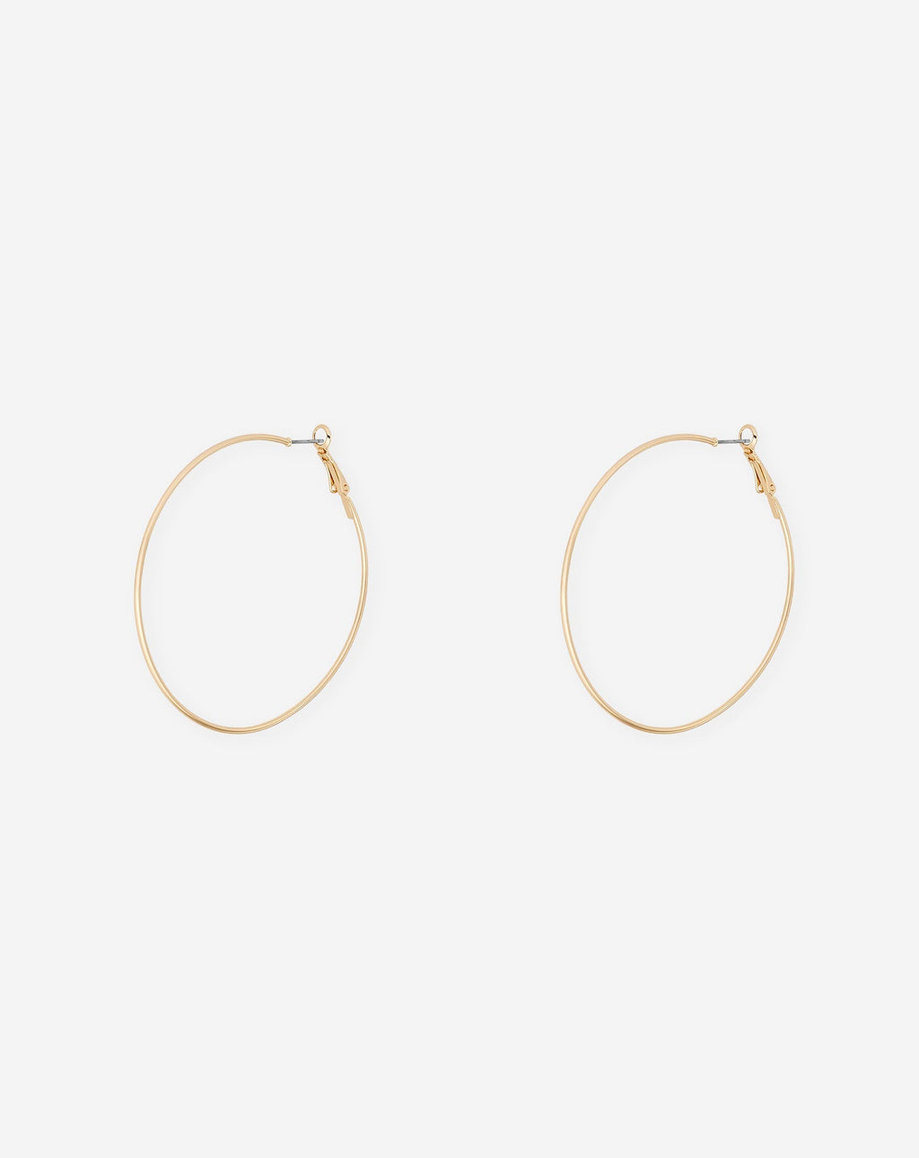 Pendientes grandes y delgados