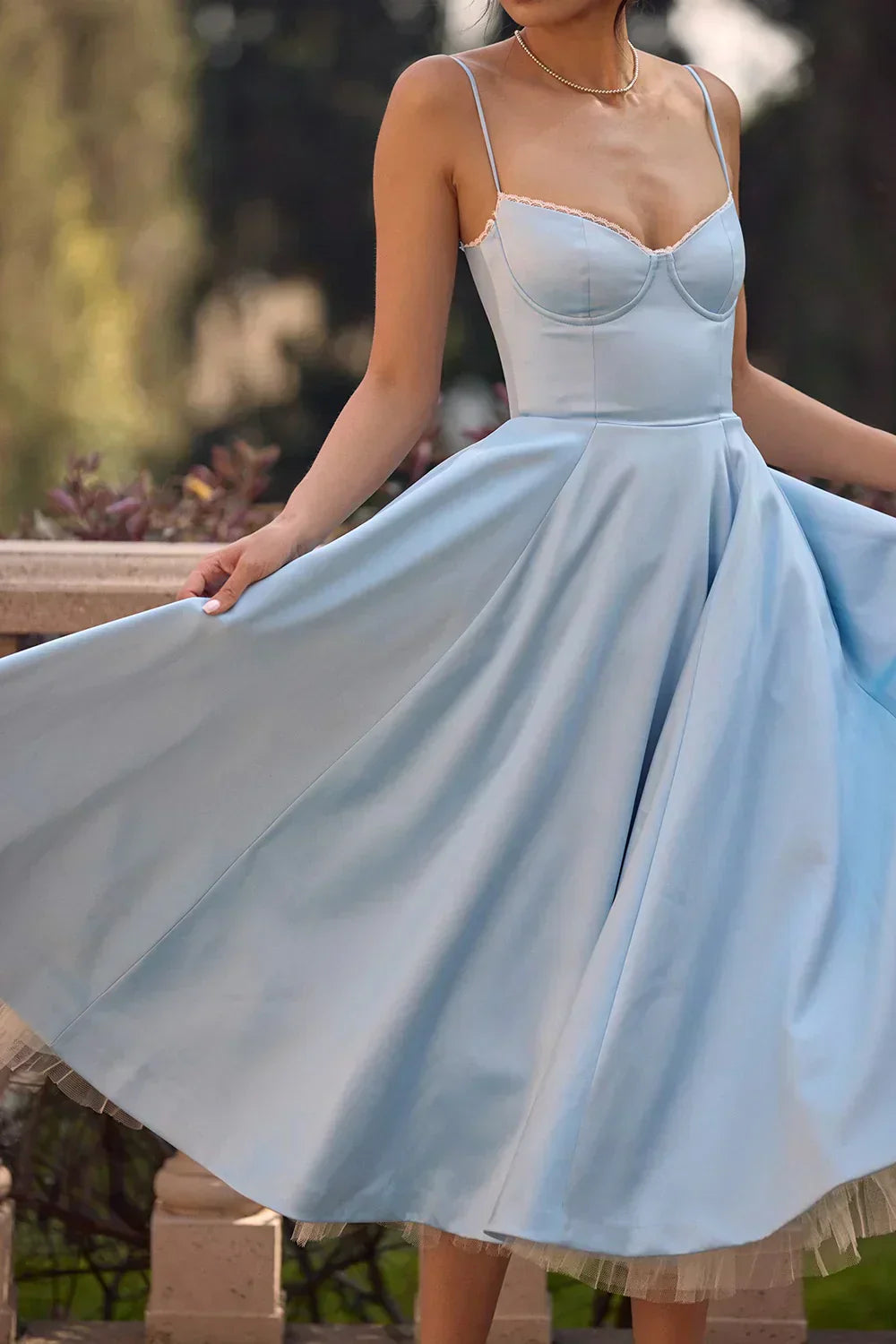 Arielle Vestido Midi Elegante