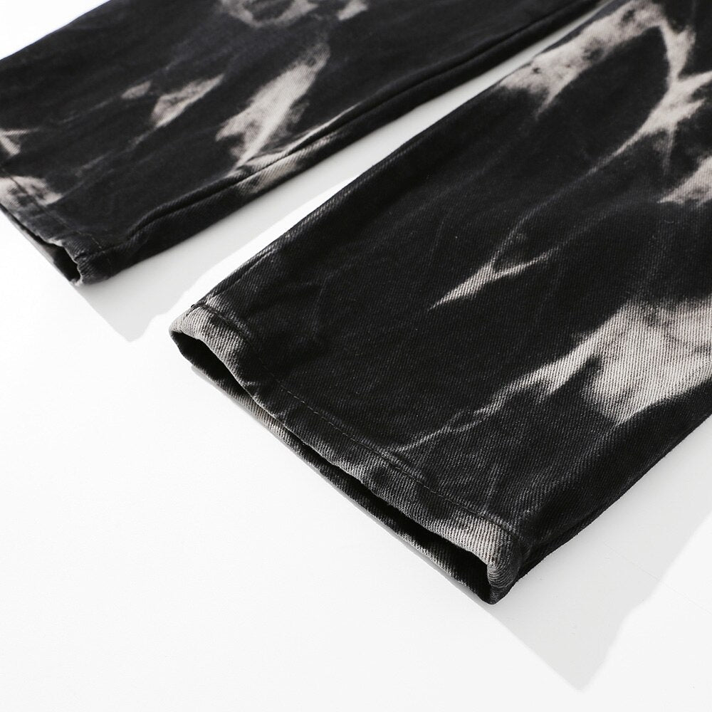 Pantalones vaqueros teñidos con la técnica Tie Dye
